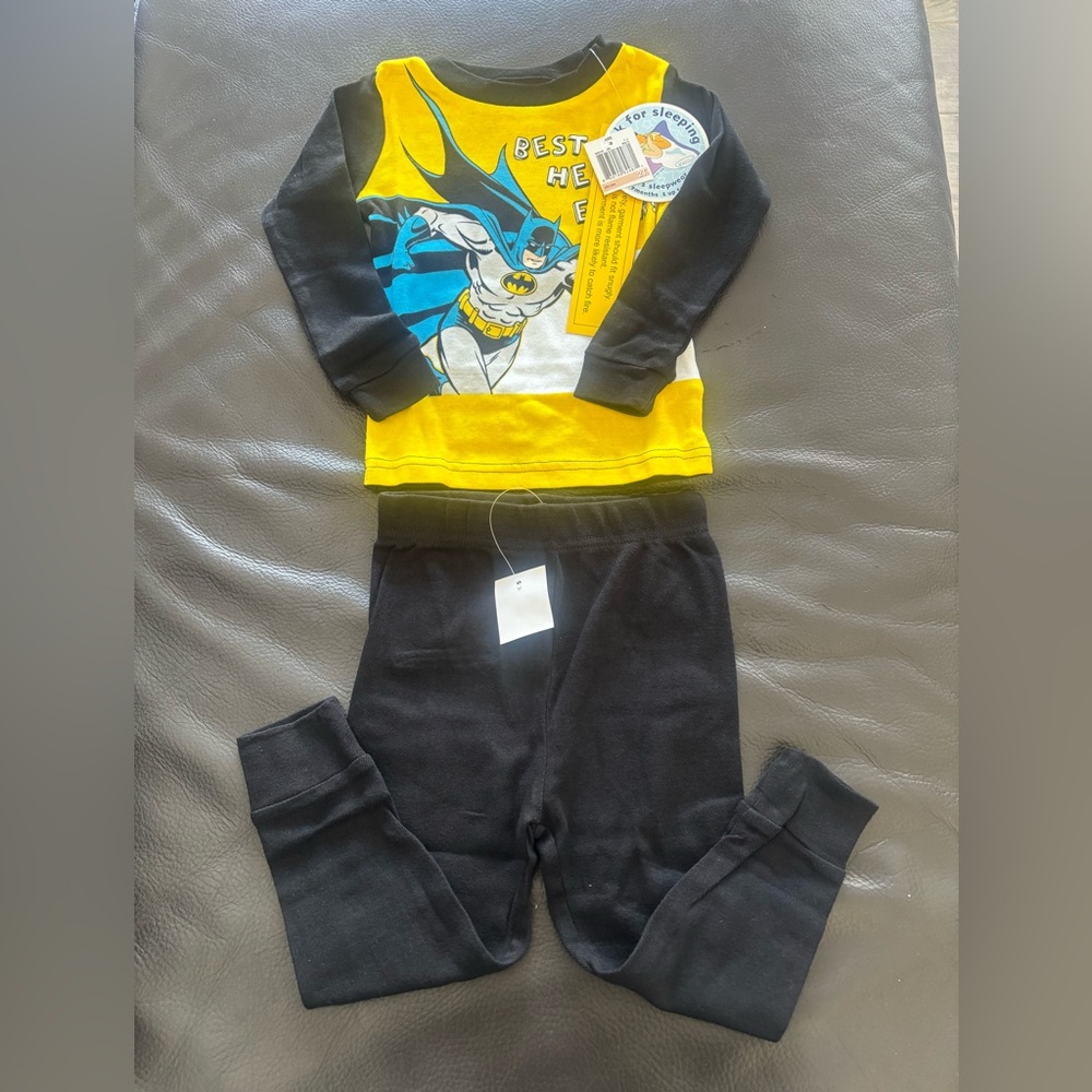 Batman Graphic Snug Fit Pajamas Set Size 2T